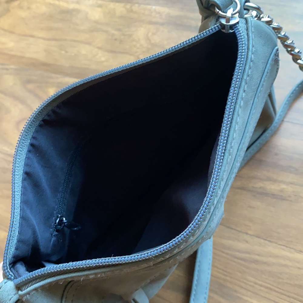 Cross Body, With Partial Chain Strap. - image 3